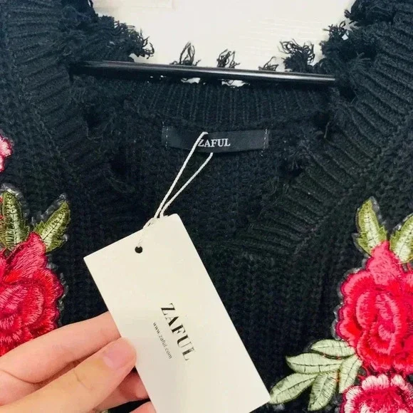 NWT ZAFUL Crochet Sweater - Picture 4 of 7